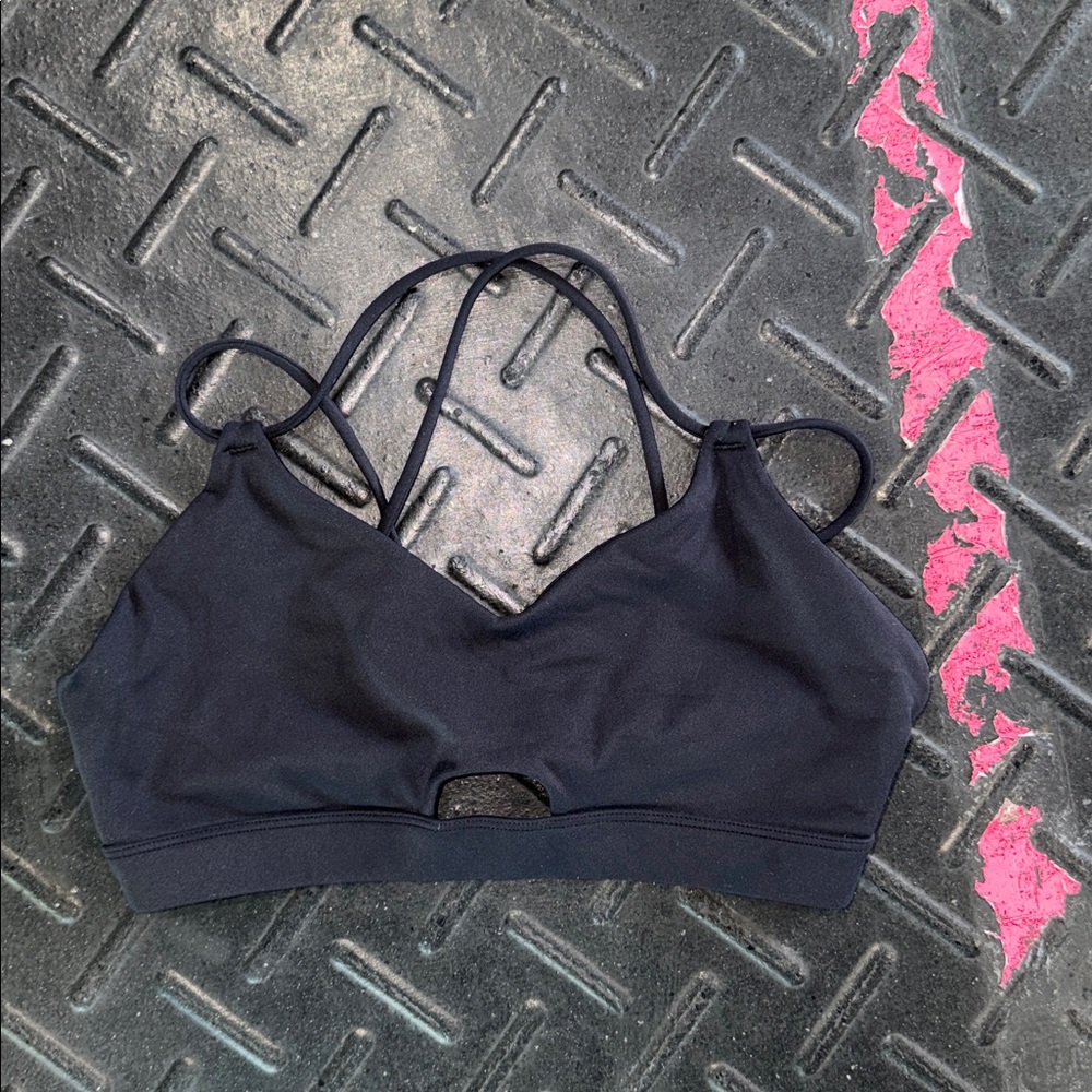 LSKD keyhole sports bra